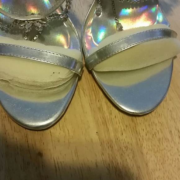 Silver sparkling shoes - Picture 3 of 4
